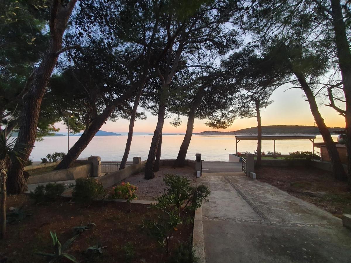 Sidus Maris, Spacious Seaside Apartment With Free Parking Martinšćica Dış mekan fotoğraf