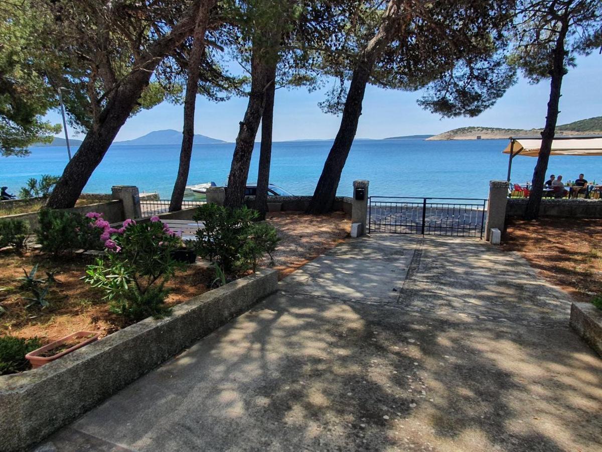 Sidus Maris, Spacious Seaside Apartment With Free Parking Martinšćica Dış mekan fotoğraf