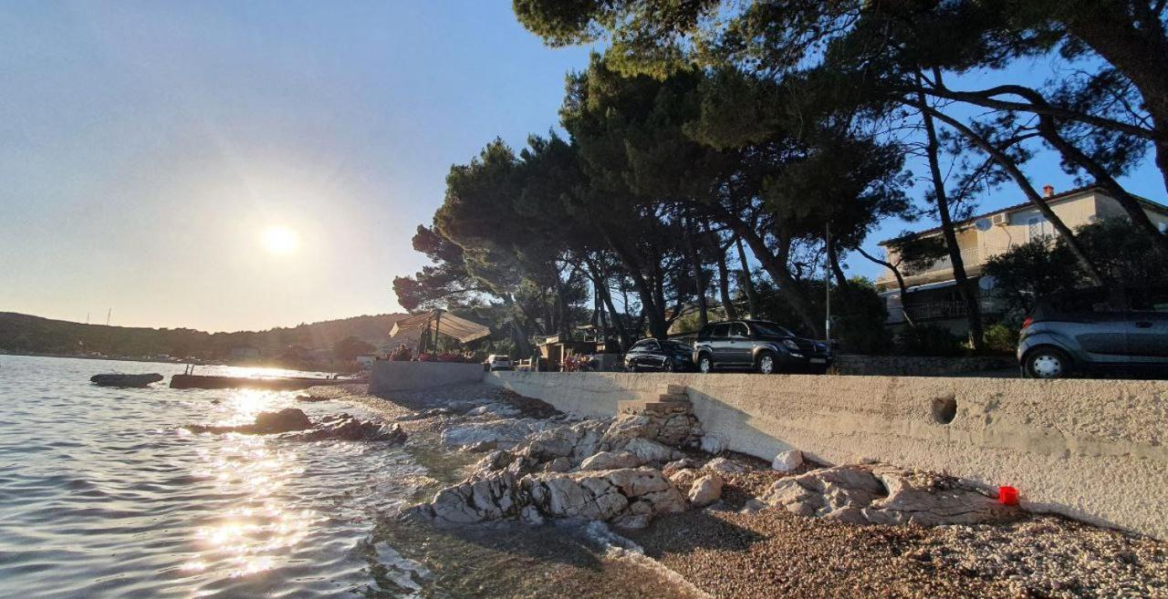 Sidus Maris, Spacious Seaside Apartment With Free Parking Martinšćica Dış mekan fotoğraf